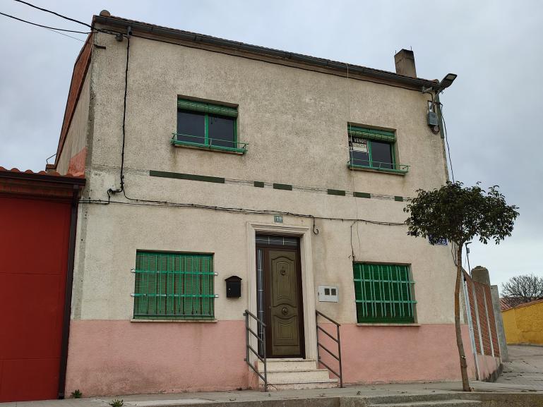 Casa de 2 plantas en Rubí de Bracamonte