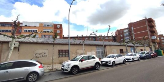Naves calle Adajuela