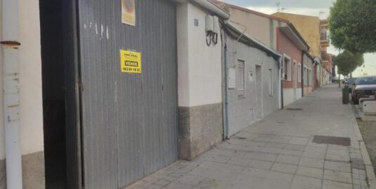Local cochera  de 44 m2 en avda. de la Constitución