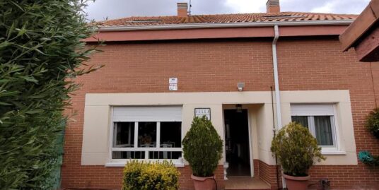 Chalet adosado en Villaverde de Medina