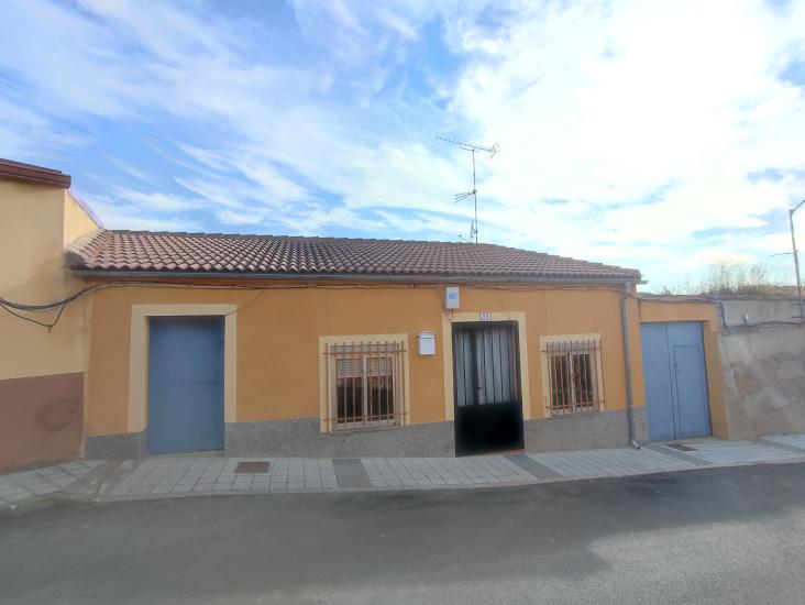 Casa rural con patio en Carpio (Valladolid)
