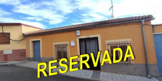Casa rural con patio en Carpio (Valladolid)